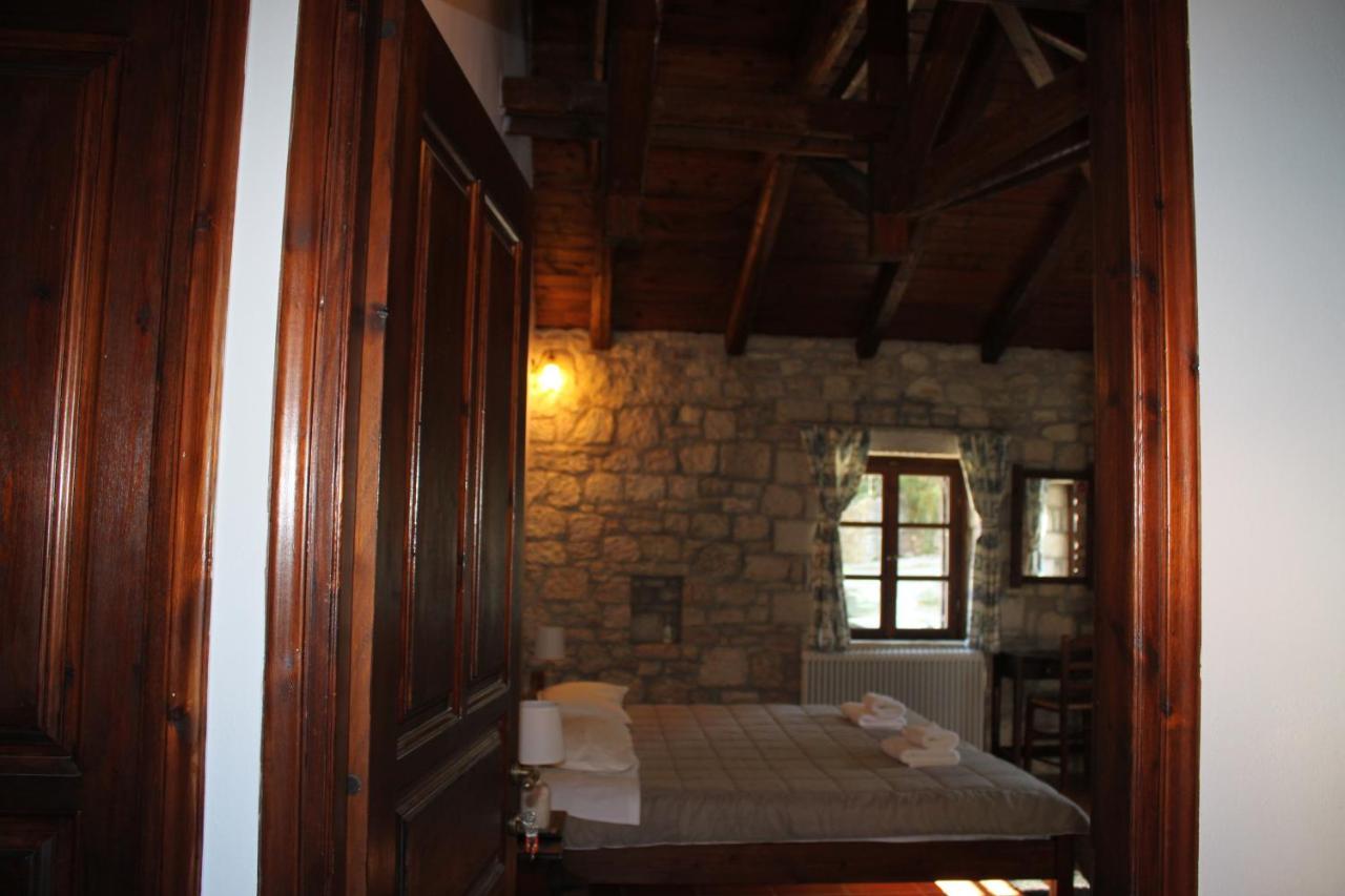 Saint George Hotel Kalávrita Kültér fotó